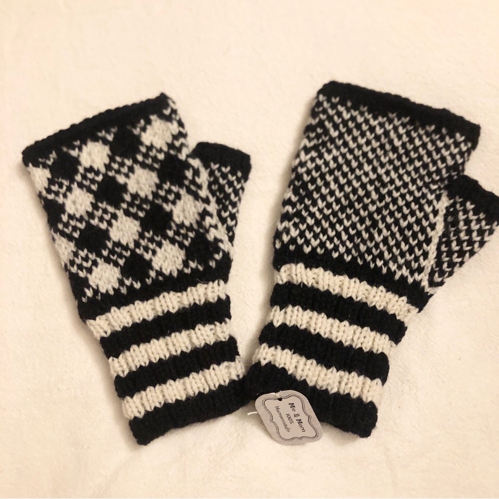 Newfoundland Hand-Knitted Fingerless Gloves Arm Warmers New